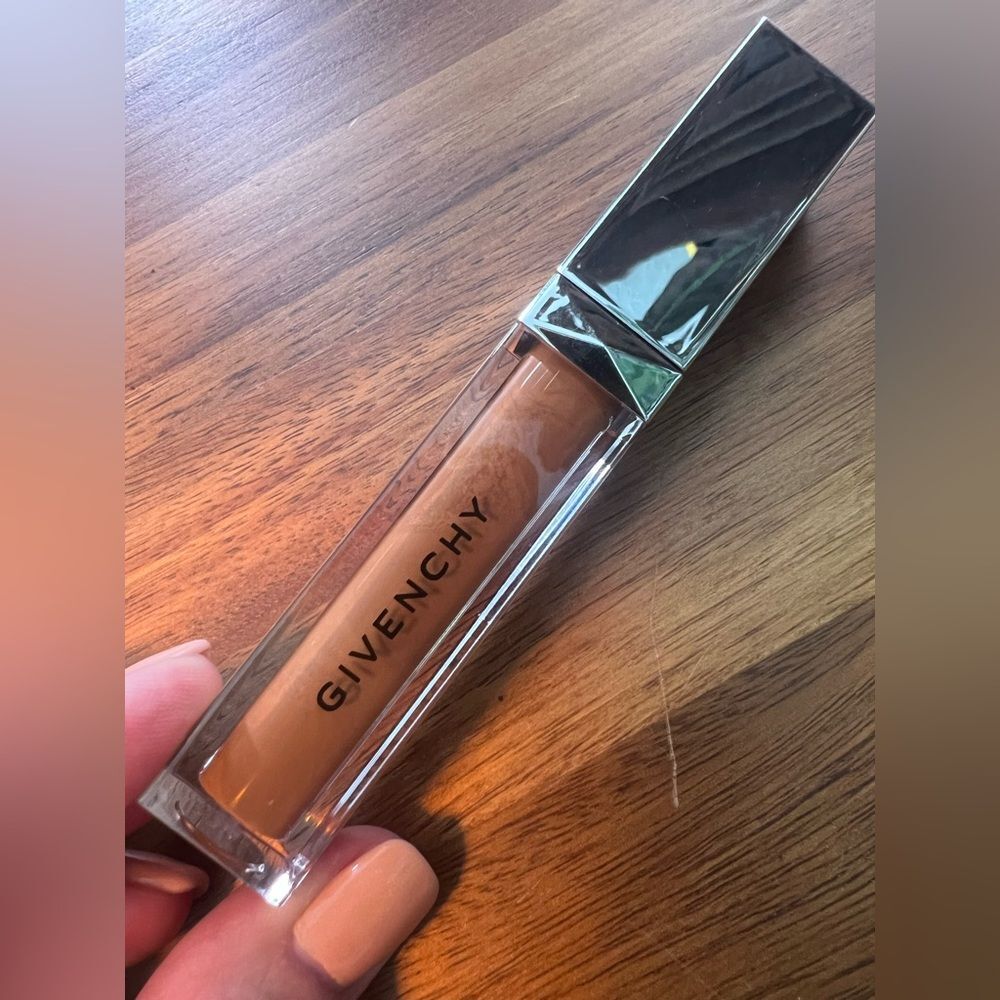 Givenchy Teint Everwear Concealer shade 44 💗 NEW